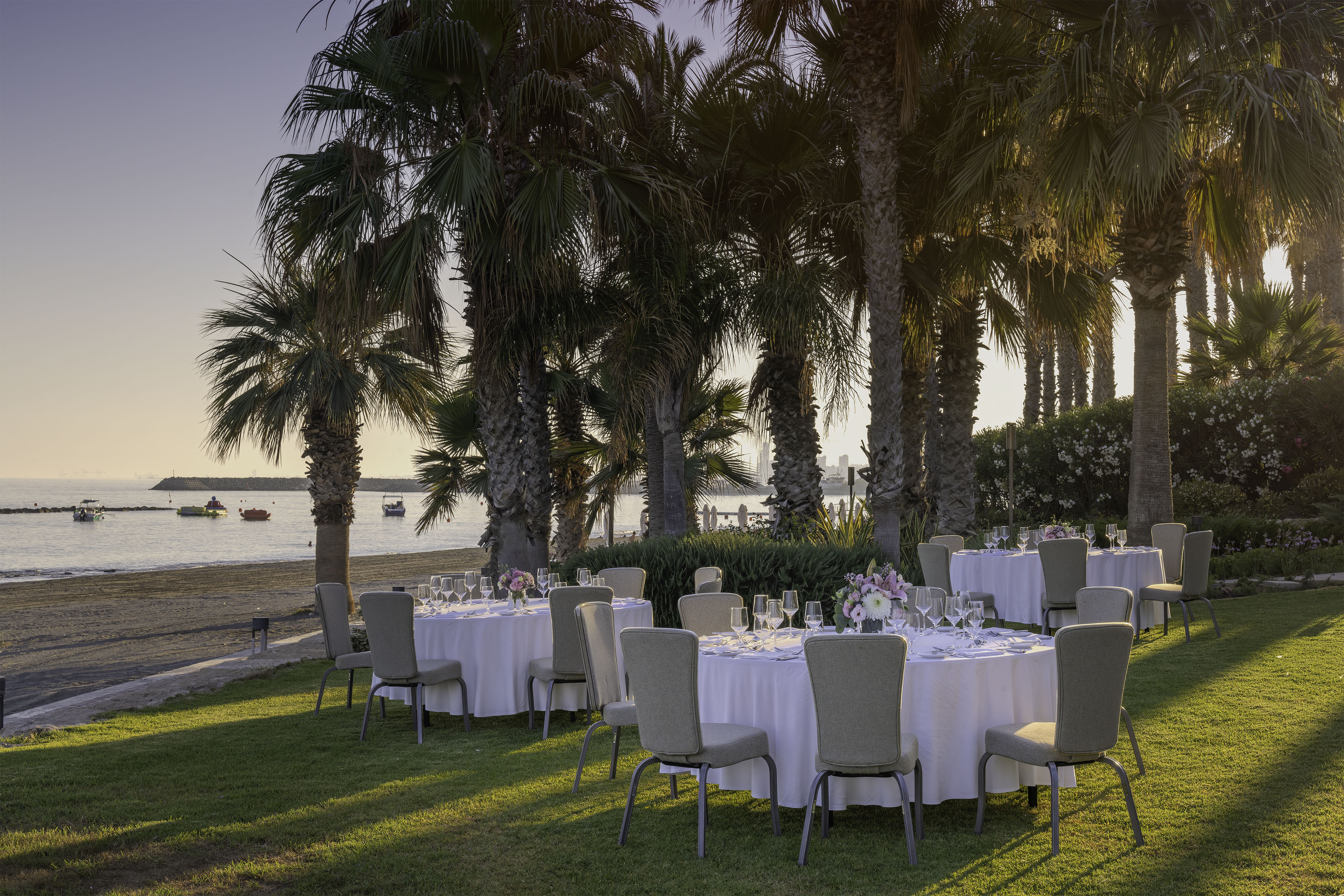 Book your wedding day in Parklane, a Luxury Collection Resort & Spa